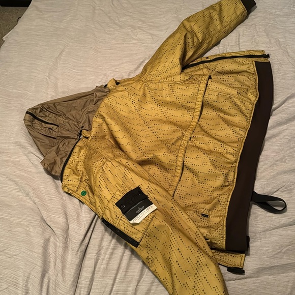 NWT Stone Island AW19 ShadowProject Lasered Poly-Hide 2L Sz M